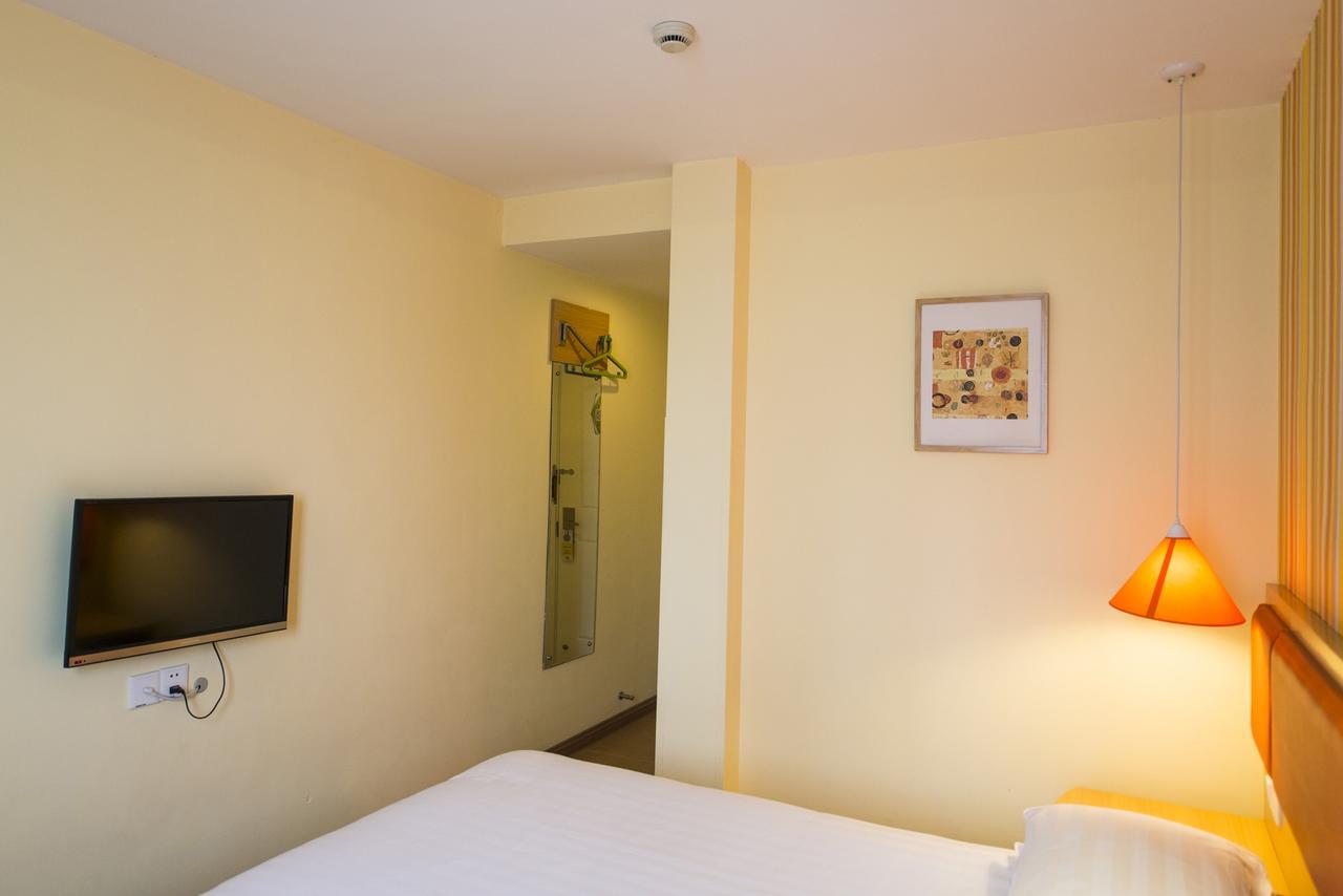 Home Inn Kunming Dongfeng Square Metro Station 외부 사진
