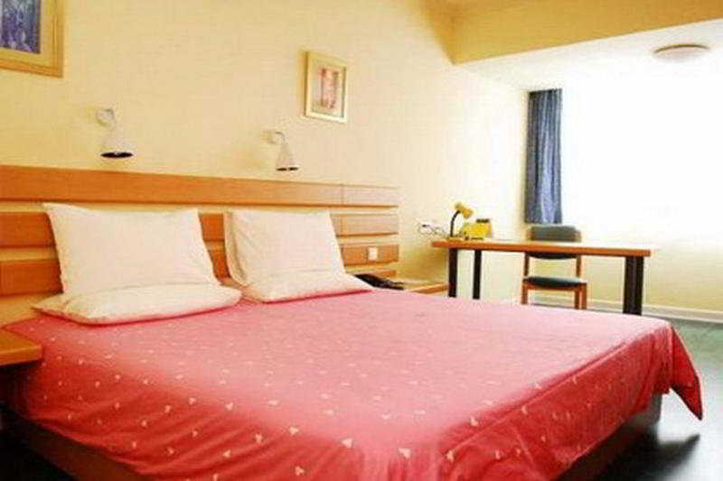 Home Inn Kunming Dongfeng Square Metro Station 외부 사진